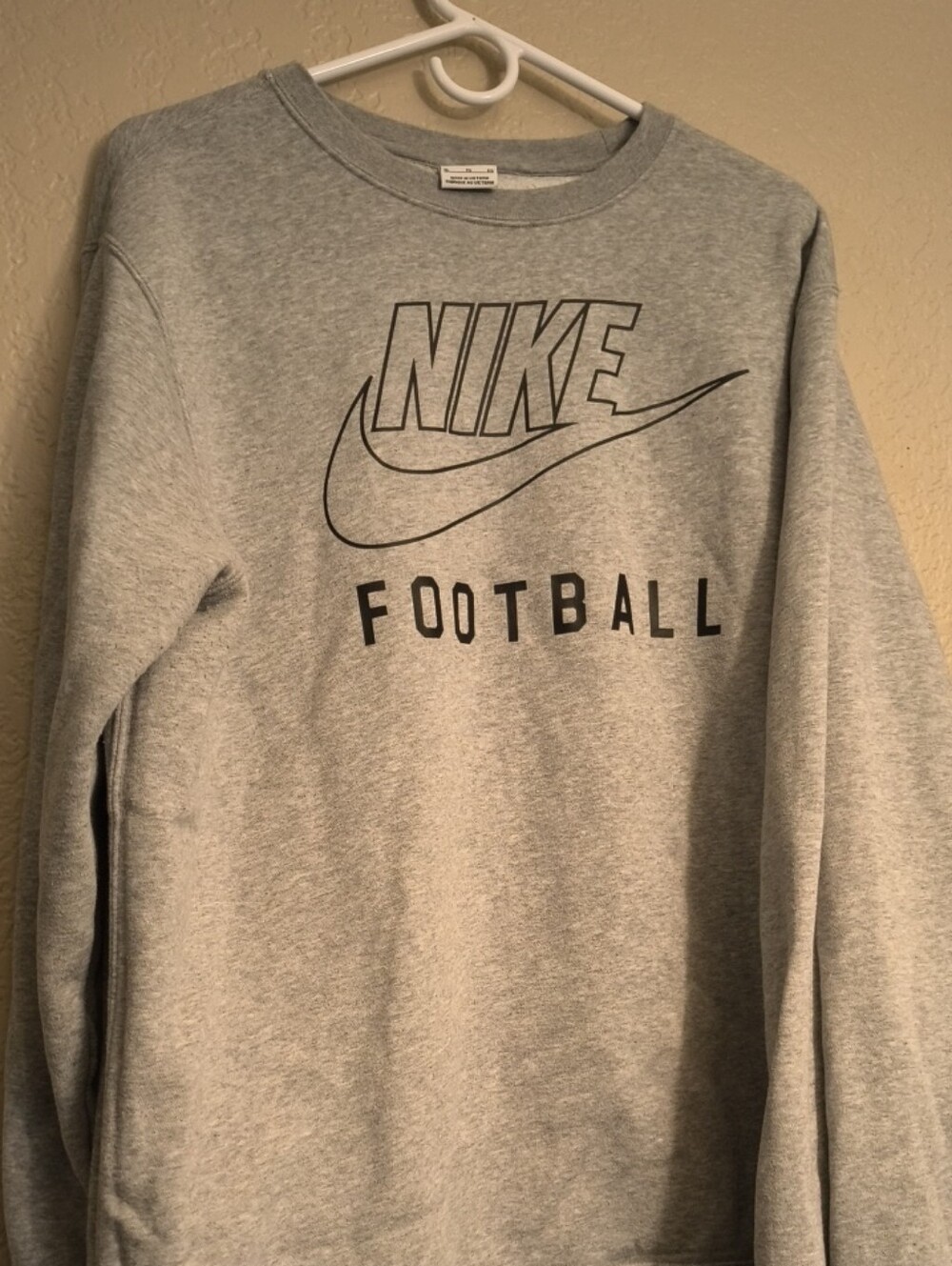 Nike Men’s XL Light Gray Crewneck Sweatshirt with Football Logo